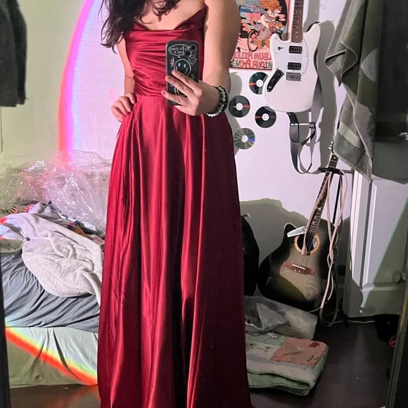 winslow formal satin lace-up dress size 5 in color wine - Picture 4 of 4